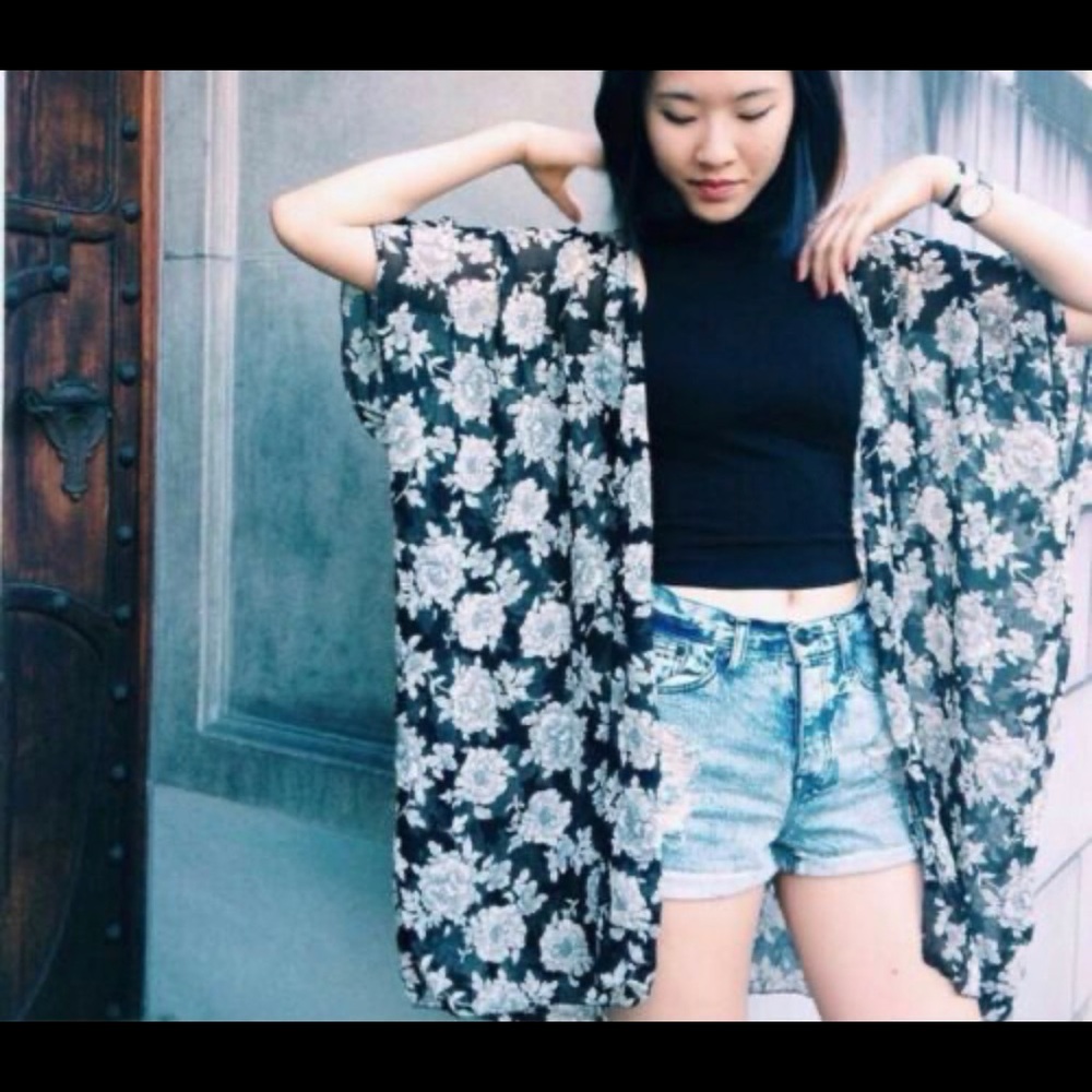 Brandy Melville Black & Cream floral kimono